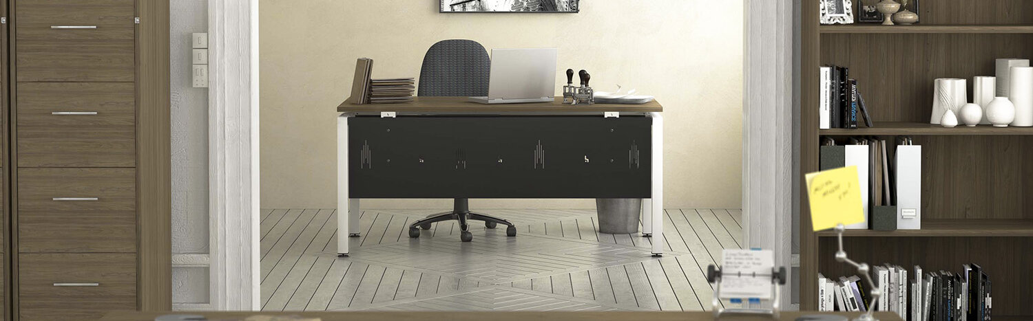 Rendering eines Büros mit Schreibtisch, Stuhl und Regalen